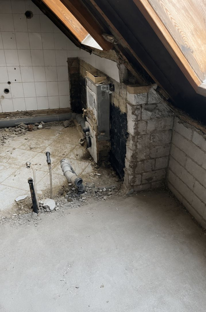 Badezimmer im Bestand, vorher